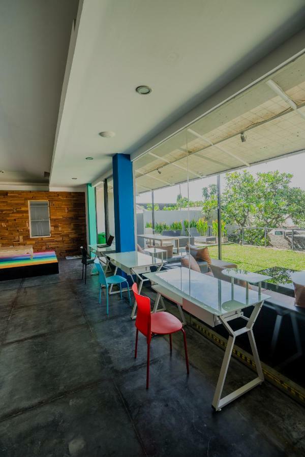 Cozy Bobo Hostel Seminyak Exteriör bild